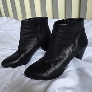 Lucky Brand Sairio Women's Black Leather Ankle Boots Side-Zip Heel Size 8